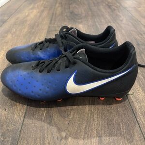 Nike Magista Black and Blue Soccer Cleats ⚽️